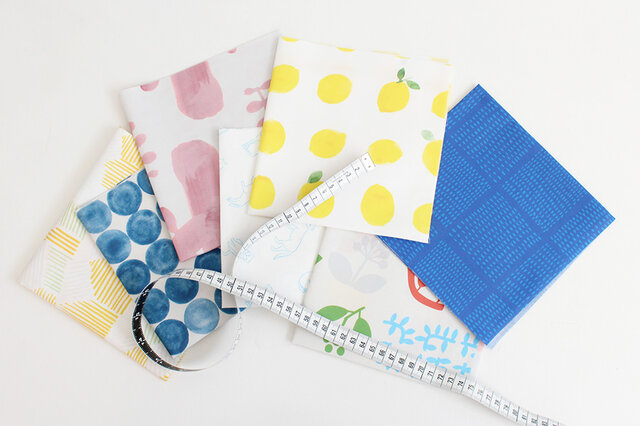 34cm×34cmのミニサイズハギレが4枚セットになった、nunocoto fabricのハギレセットです。
毎月第1土曜日のおたのしみ!
各セット30個ずつの限定数量で販売します。