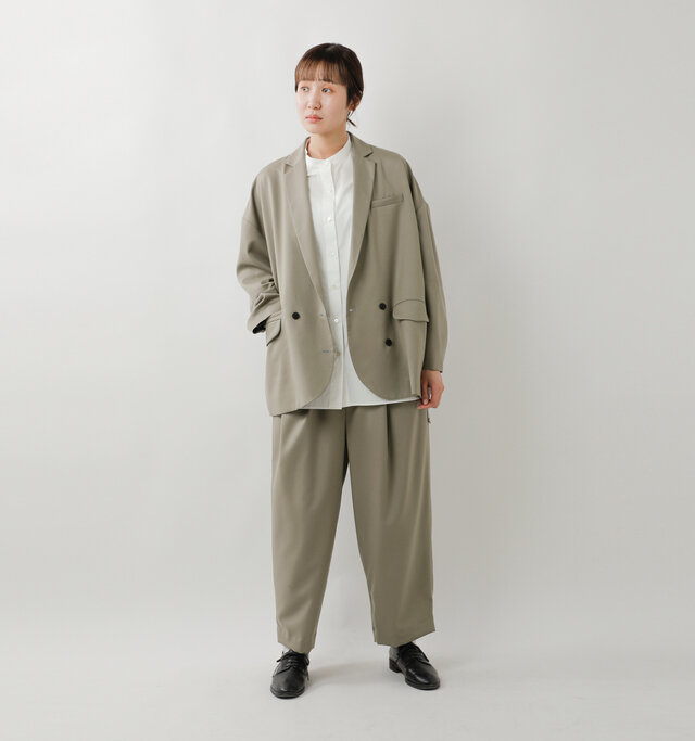 model mayuko：168cm / 55kg 
color : gray / size : 1