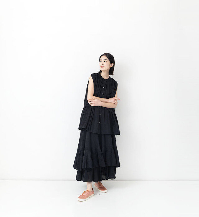 color : BLACK , model : 162cm