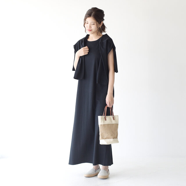 モデル: 157cm / 47kg
color:silver / size:6(23.0cm)