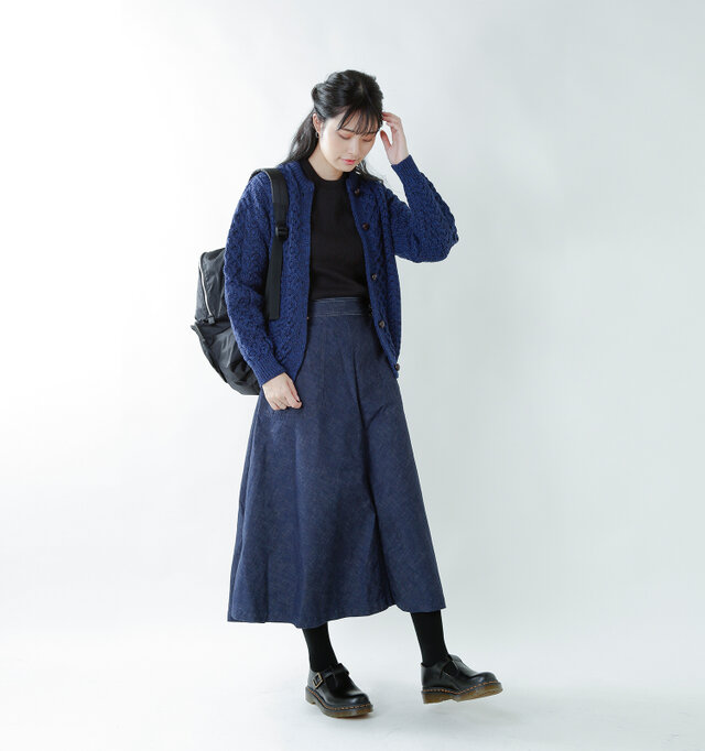 model kanae:167cm / 48kg
color : black smooth / size : 5
マニッシュからガーリーMIXまで、幅広いスタイルに馴染むアイテムです。