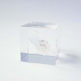 ウサギノネドコ｜Sola cube Mineral 水晶（4cm角）