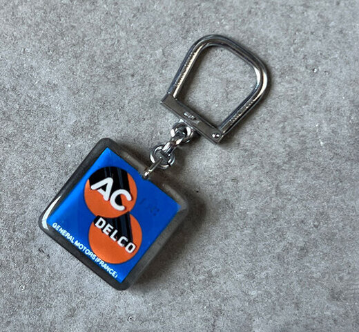ブルボンキーホルダー Ac Delco 1970年代フランス製 ブルボン社 Bourbon(ネコポス配送)