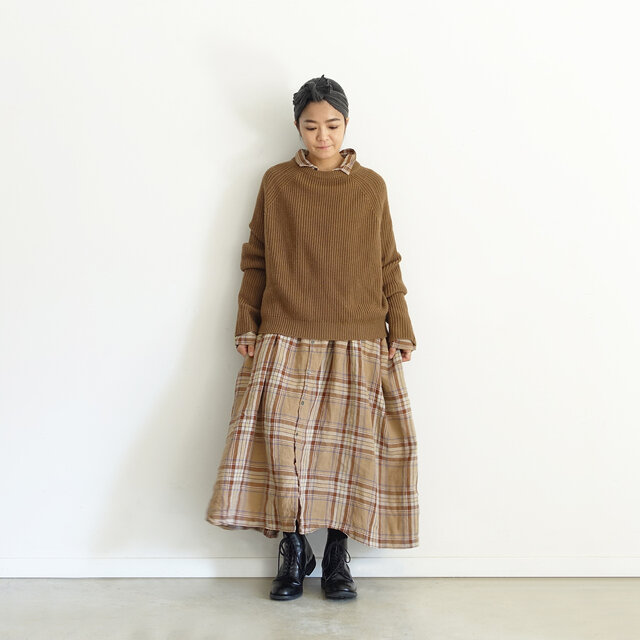 Model 158cm、Beige 着用