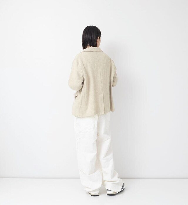 col:KINARI , model : 162cm