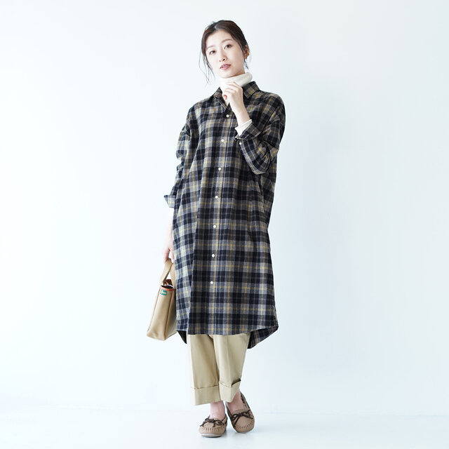 モデル:166cm / 47kg
color : top grey×yellow/ size : 14(S~M)
