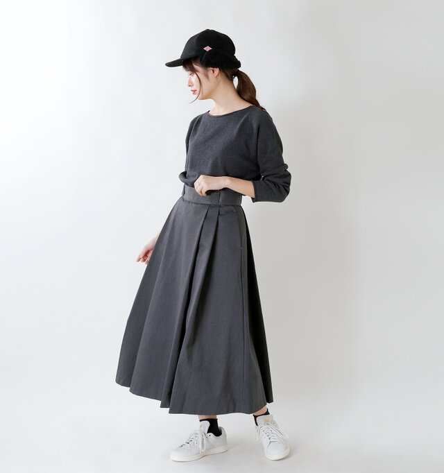 model kanae:167cm / 48kg
color : black / size : F