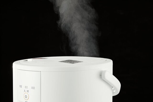 《清潔な蒸気のスチーム式》
一度沸とうさせたきれいな蒸気を、
約65℃まで冷ましてからお部屋をしっかり加湿。
