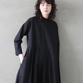 Mochi｜hight neck tuck dress [black]