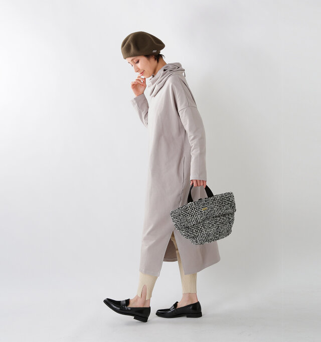 model yama:167cm / 49kg
color : greige / size : 38