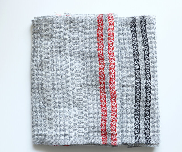 左から、grey-red・grey-black