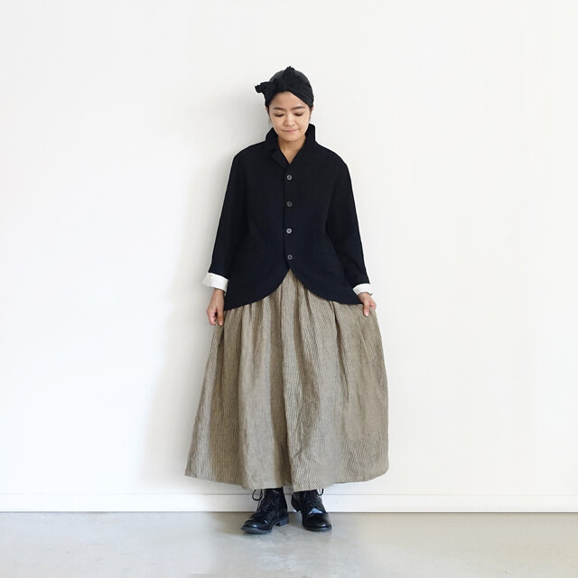 Model 158cm、Beige × Charcoal 着用