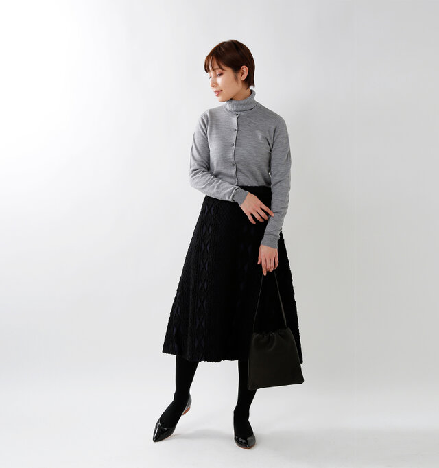 color : navy / size : 2
タイツやソックス、ヒールやブーツなど足元のお洒落も楽しめます♪