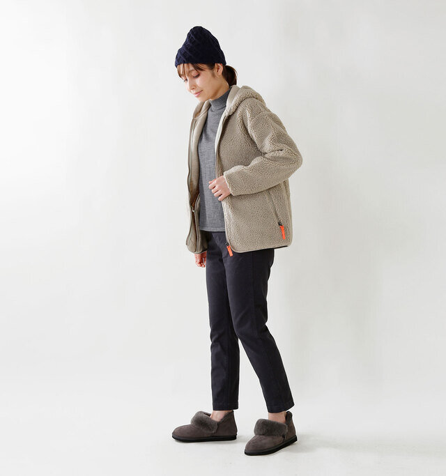 model yama:167cm / 49kg
color : asphalt / size : 38(24.0cm)