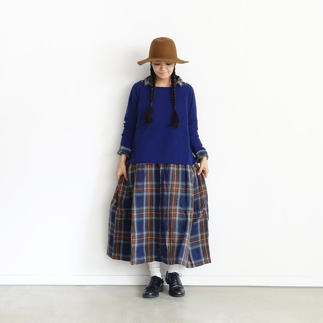 Model 158cm、Navy 着用