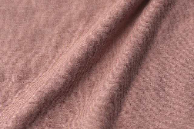 ピンクベージュ