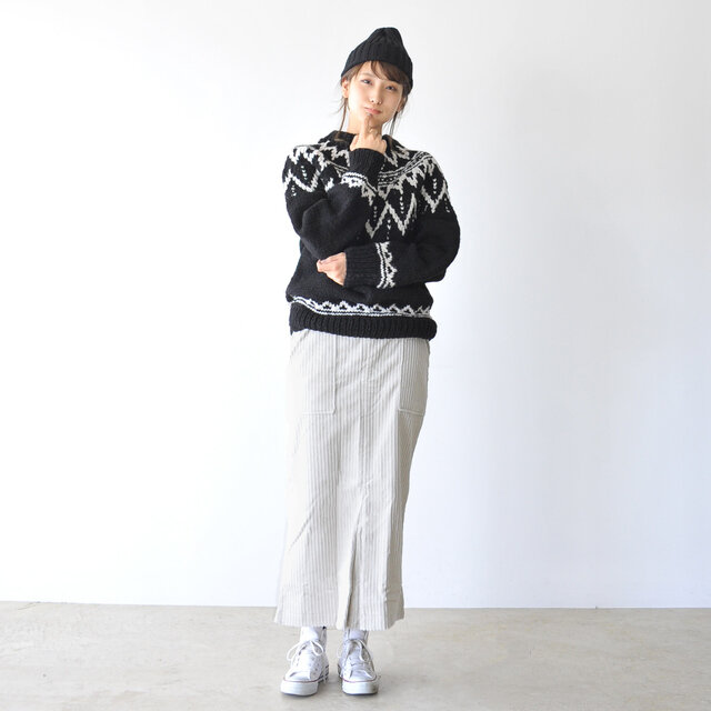 color : black