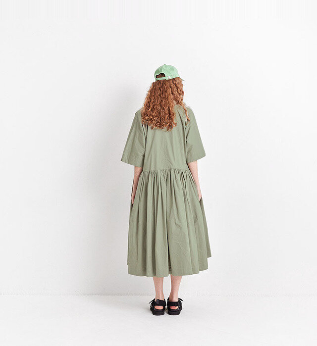 color : GRYGE , model : 179cm