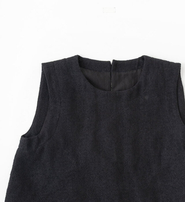 color : BLACK