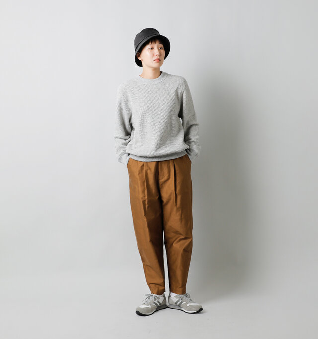 model mayuko：168cm / 55kg 
color : gray / size : 0