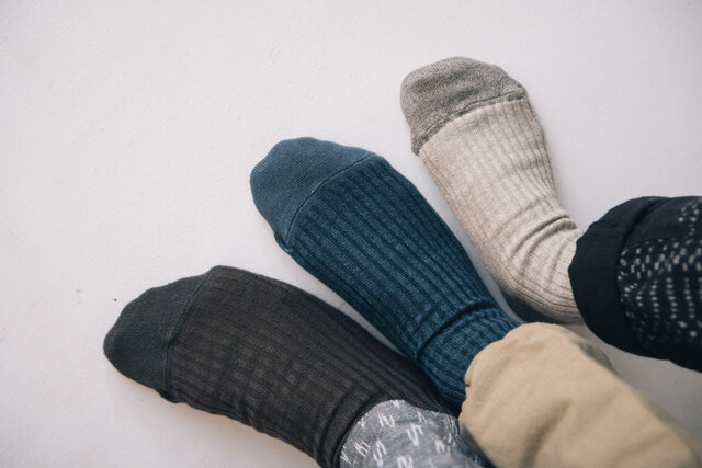 ユニセックスで履け、様々なサイズに対応できるように仕様変更しました。