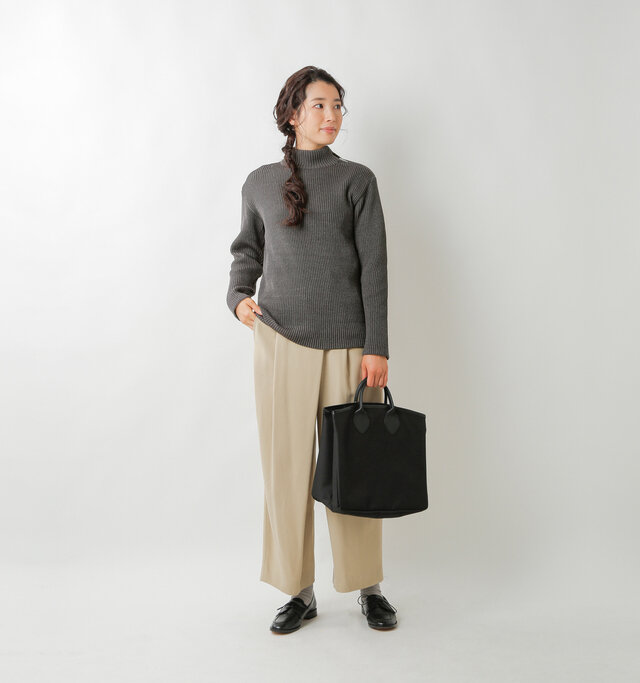 model mizuki：168cm / 50kg 
color : gray / size : M