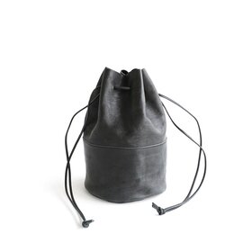 ARTS&CRAFTS｜ドローストリングスポーチM "VEGETABLE HORSE LEATHER" DRAWSTRINGS POUCH M プレゼント 巾着バッグ レザーバッグ