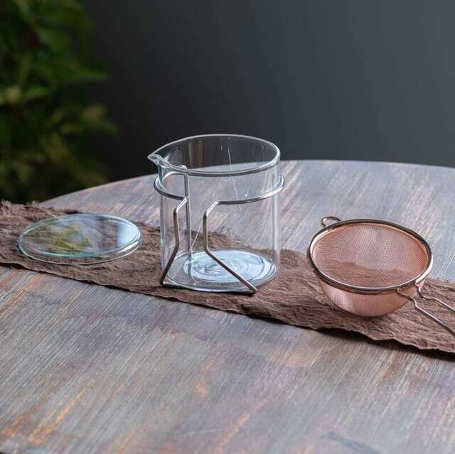 ■「魅せ方」を新しく。機能性の高いお茶道具
金メッキ加工により抗菌性・抗ウイルス性が高く食品衛生法にも対応しています。