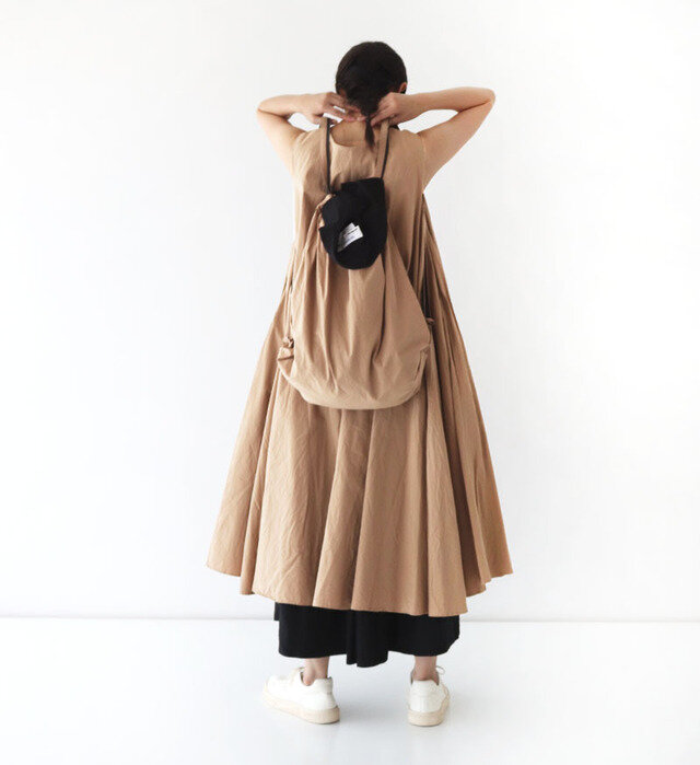 color : BEIGE、モデル162cm