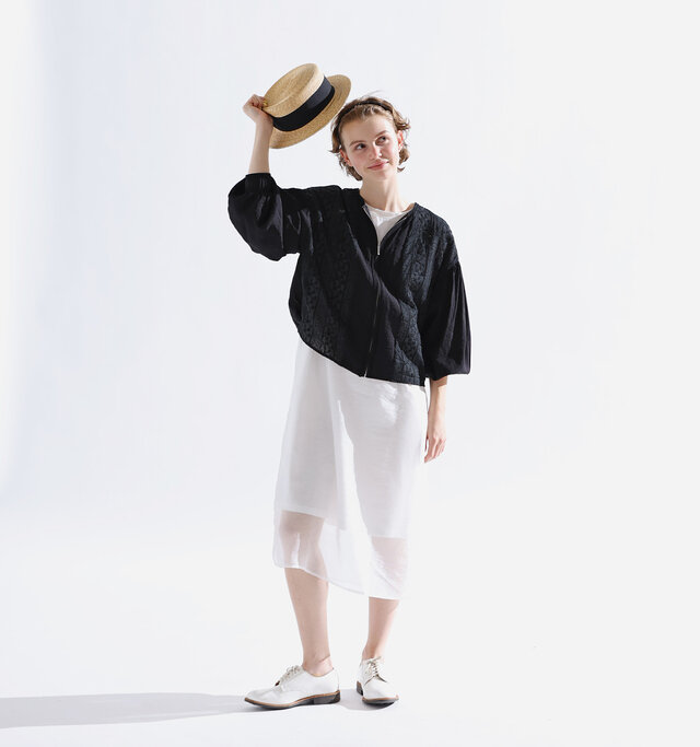 model 168cm
color : black / size : M