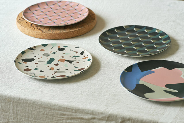 BAMBOO PLATE 各¥1,980
左上から時計回りに「SPOTLIGHT PLATE」「POLYGON PLATE」「PUZZLE PLATE」「TERRAZZO PLATE 」