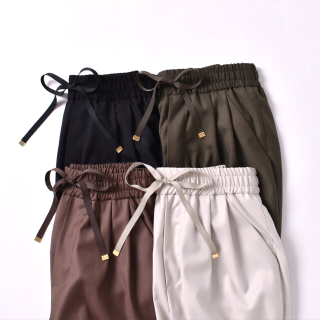 左上から、【black】【khaki】【beige】【brown】の4種類をご用意しました。