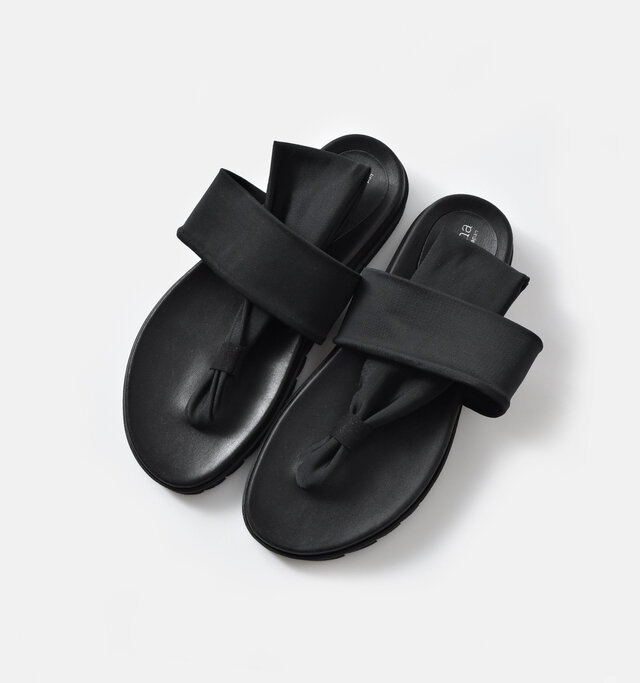 color : black