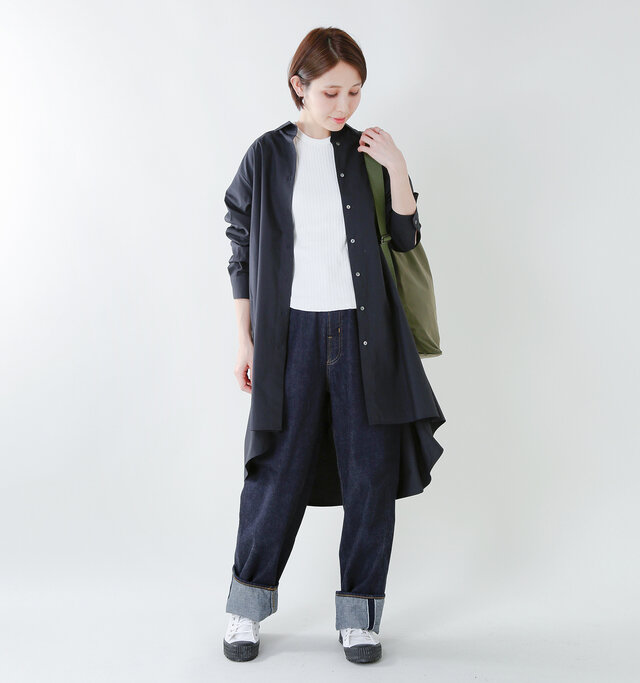 model yama:167cm / 49kg
color : navy / size : F