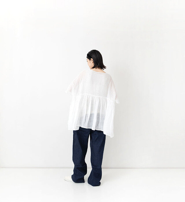 color : WHITE , model : 162cm