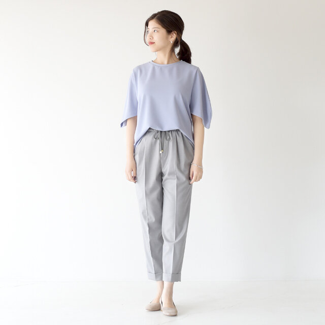 モデル:157cm / 47kg
color : light grey / size : 36(M)