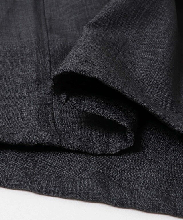 さらっとして肌離れが良いドライタッチ素材。風通しも良く夏も快適です。