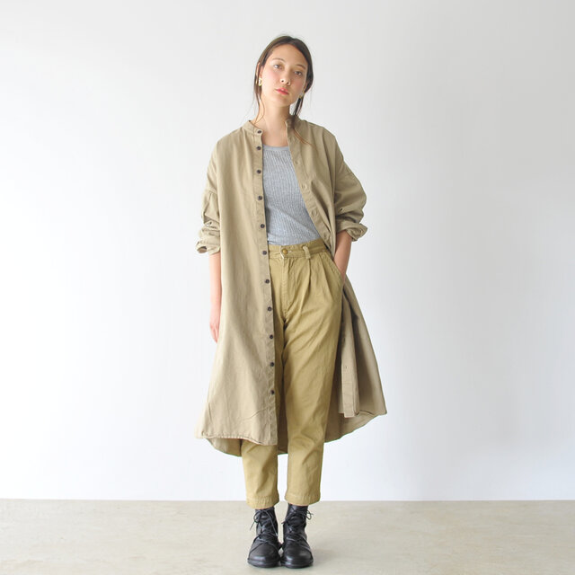 モデル:164cm / 46kg
color : chino(col.47) / size : 1(S)