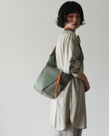 ITTI|アニー パファータウン ムーンバッグ バッグ ショルダーバッグ ナイロンバッグ 撥水 ユニセックス ANNIE PUFFER TOWN MOON BAG ITTI-BAG-121-ACCB イッチ