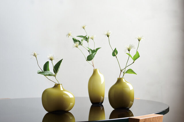 どんな草花にも合うシンプルなデザイン。