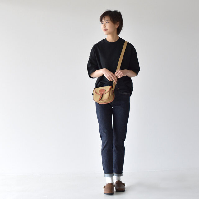 モデル: 160cm /43kg
color:brown / size:23.0cm