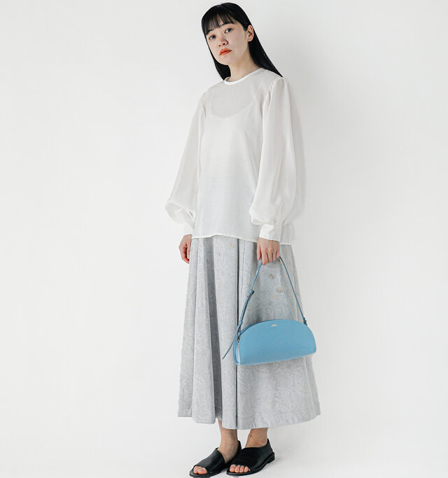 model saku:163cm / 43kg
color : white / size : 38