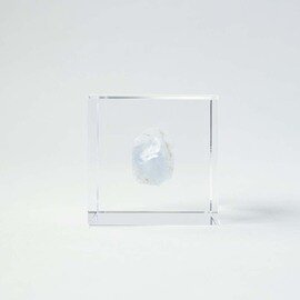 ウサギノネドコ｜Sola cube Mineral 天青石（4cm角）