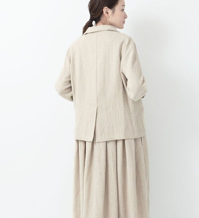 col:KINARI , model : 162cm