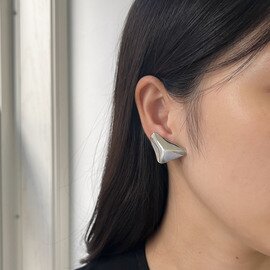 IRIS47｜petite balance earring　イヤリング　日本製　痛くなりにくい