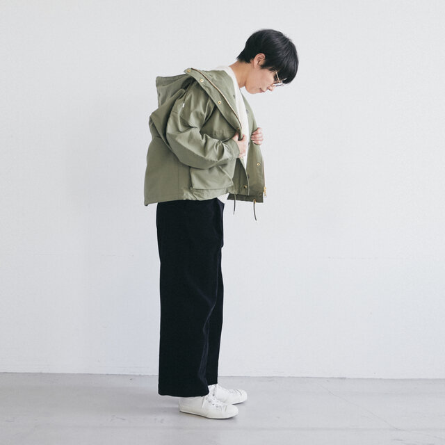 着用サイズ 34(モデル 160cm)/ ライトカーキ
