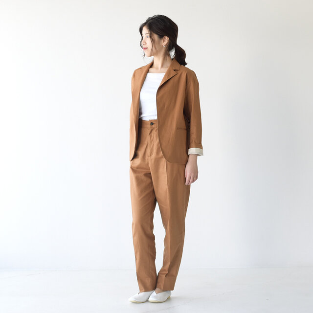 モデル: 157cm / 47kg
color:camel