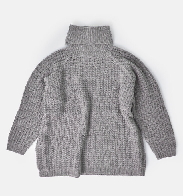 color : gray
カラーは「ベージュ」、「グレー」、「ブラック」の全3色展開です。