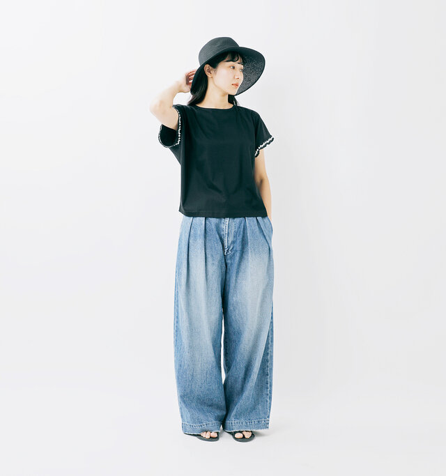 model mayuko:168cm / 55kg
color : black × black / size : F