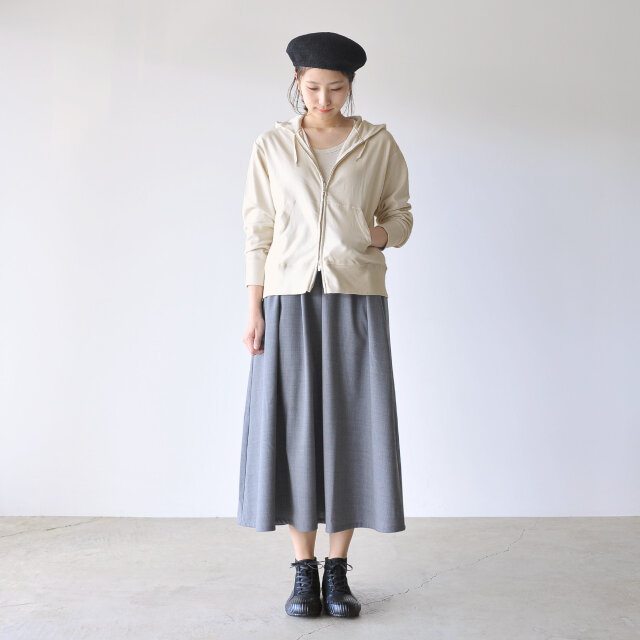 モデル:170cm / 54kg
color : oyster / size : 14(M)